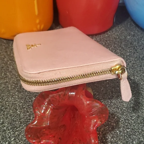 Prada Saffiano Zippy Wallet - Picture 4 of 14